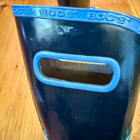 Bogs Kids' Rain Boots | Size 1 - Picture 8 of 11